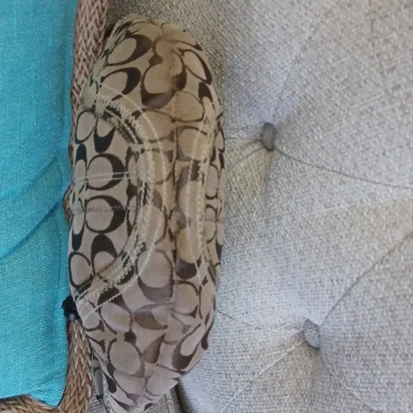 2006 Coach signature jacquard small purse - Picture 4 of 7